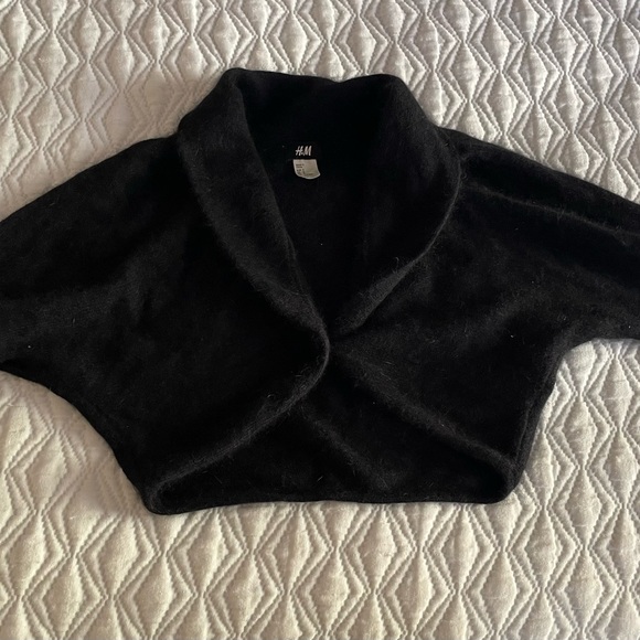 Women’s Clothing Bundle – Floral Tank, Red Camisole & Black Cardigan (3 Pieces) - Picture 8 of 9